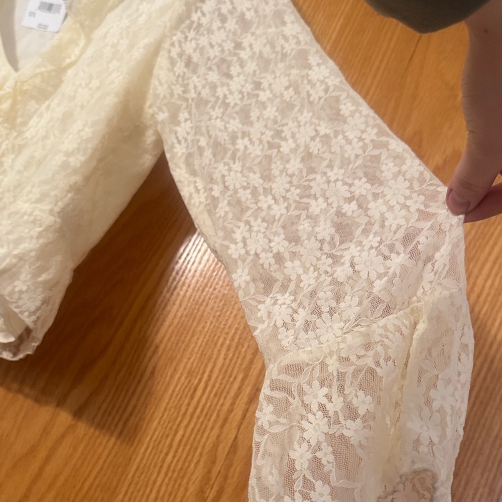 American Eagle Outfitters buttery yellow/Cream Lace Blouse - Picture 5 of 7